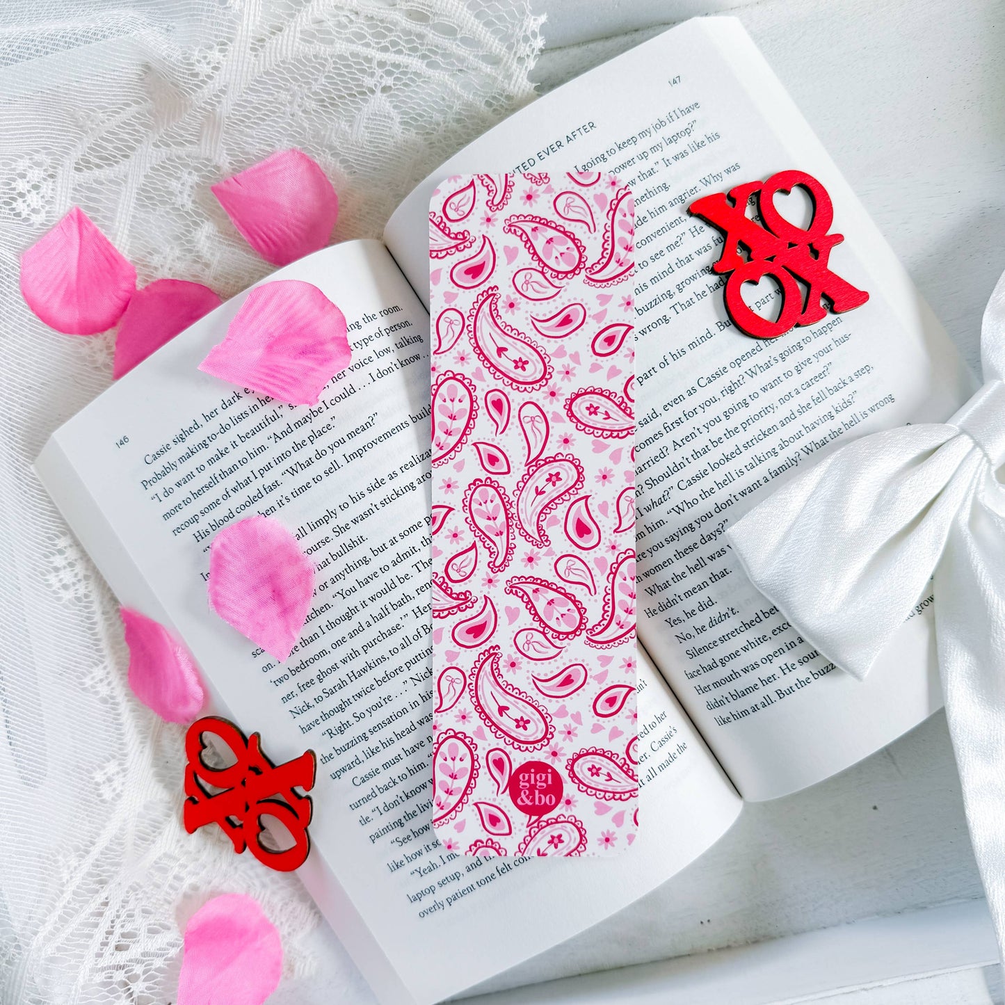 Bookmark - Paisley Romance Smitten Booktique