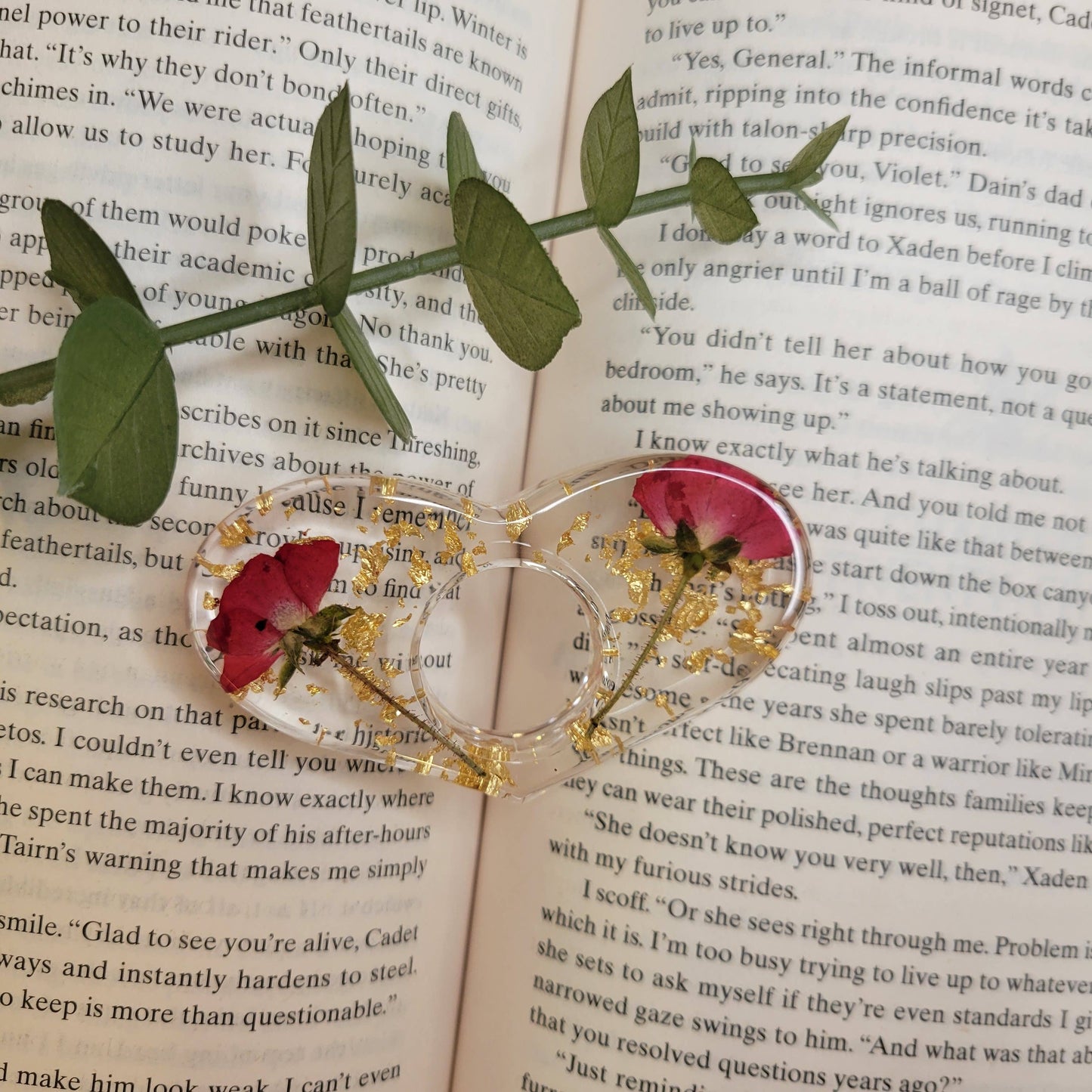 Page Spreader - Stemmed Rose Smitten Booktique
