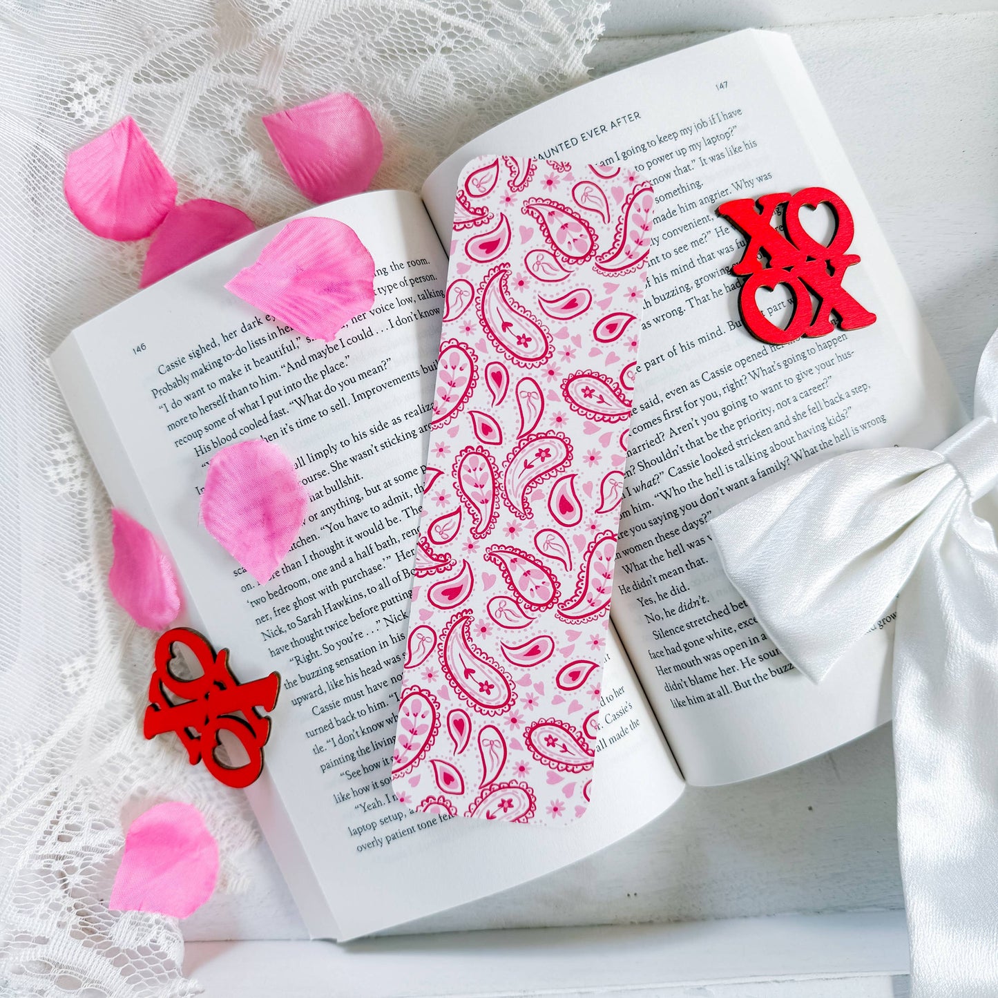 Bookmark - Paisley Romance Smitten Booktique