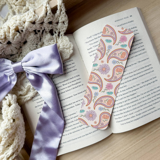 Bookmark - Pretty Paisley Smitten Booktique