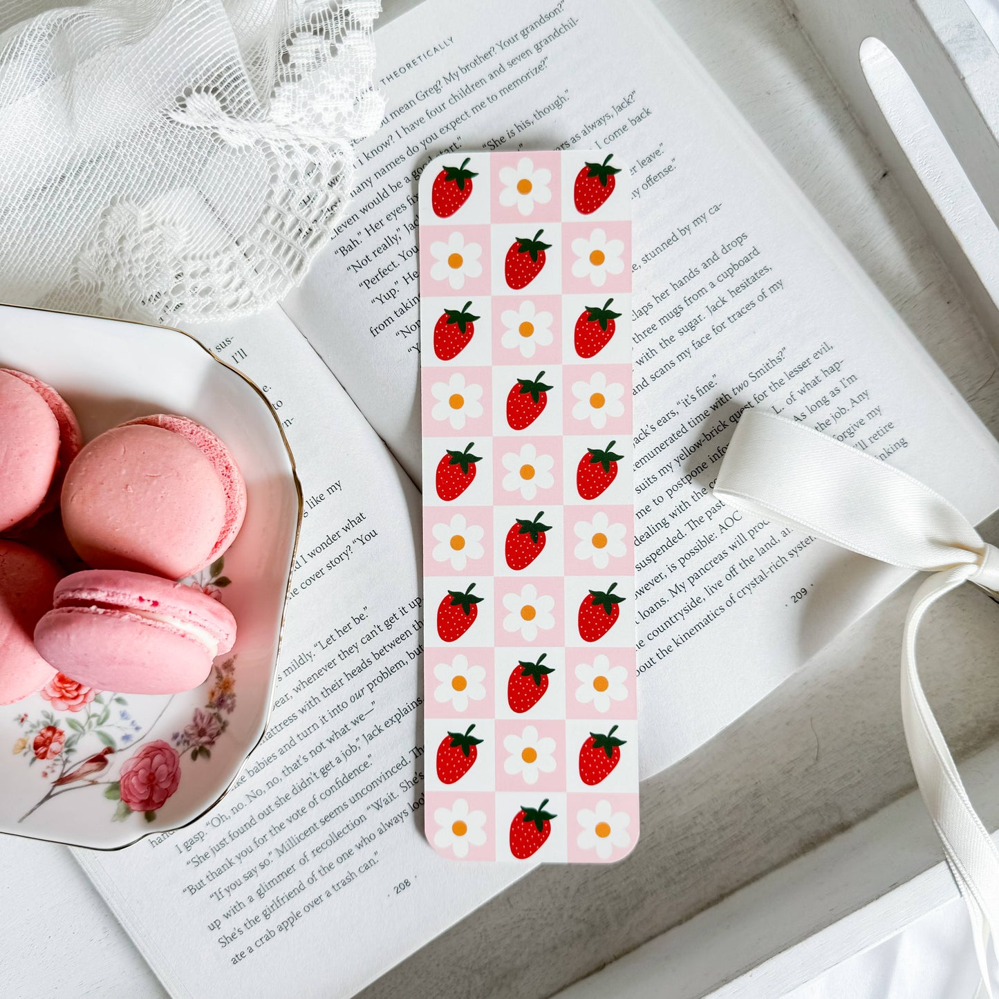 Bookmark - Strawberry Fields Smitten Booktique