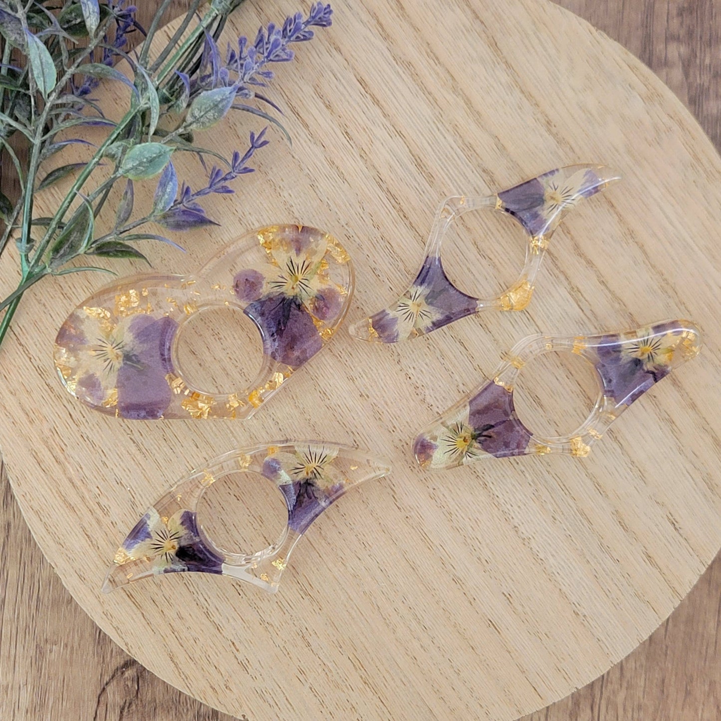 Page Spreader - Pansy Smitten Booktique