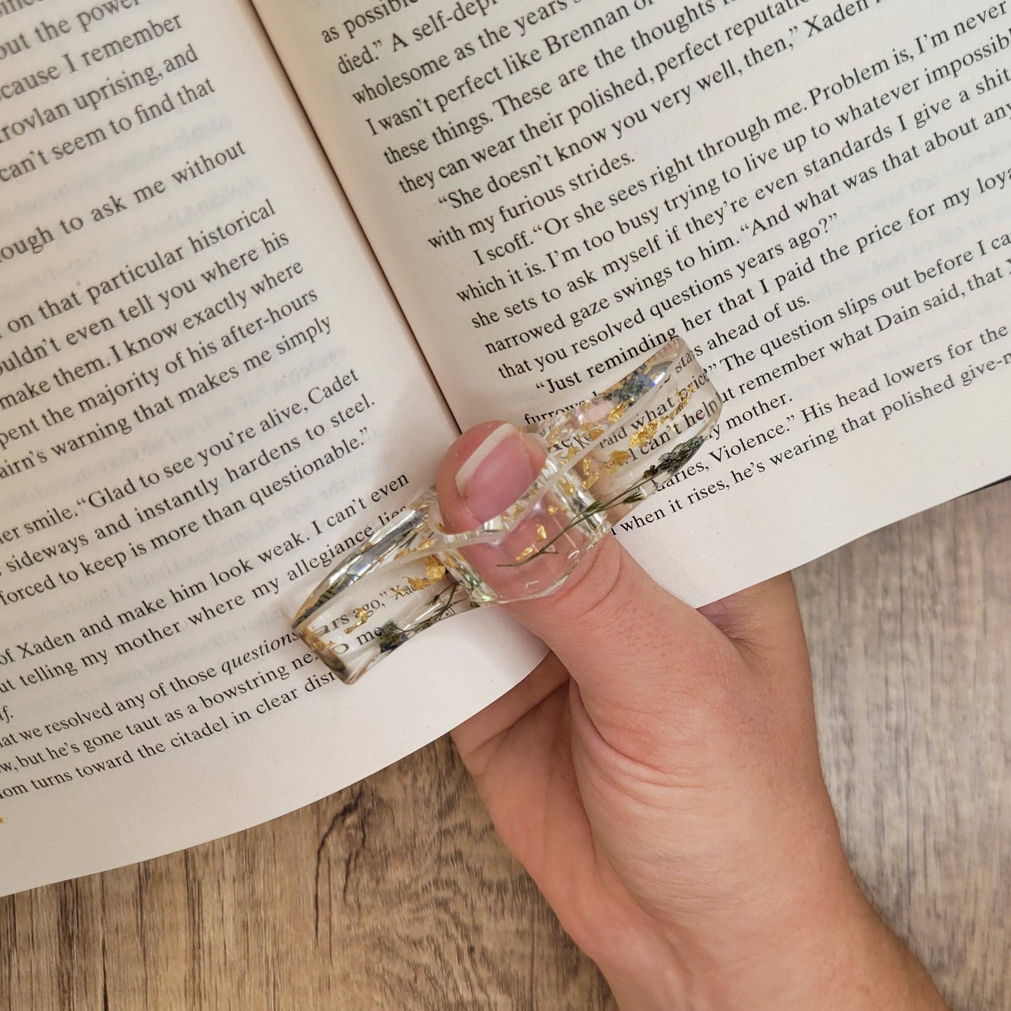 Page Spreader - Stemmed Forget-me-not Smitten Booktique