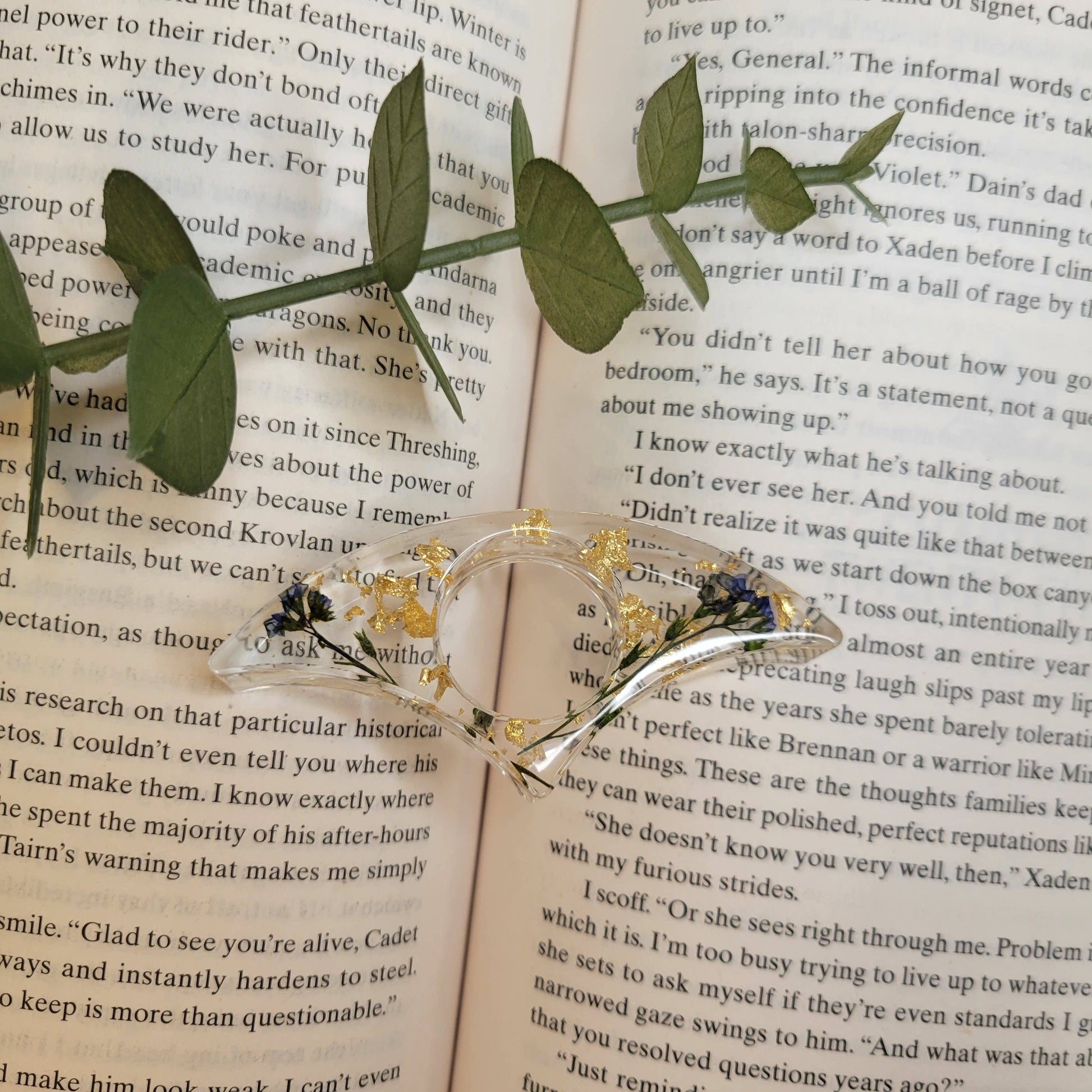 Page Spreader - Stemmed Forget-me-not Smitten Booktique