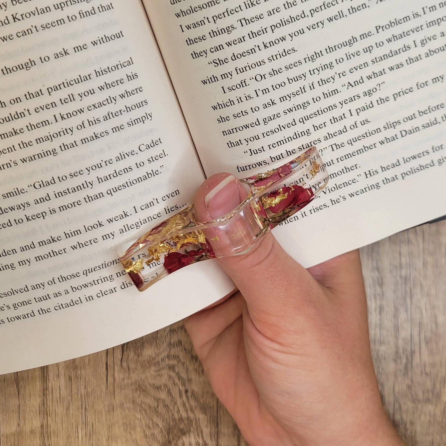 Page Spreader - Stemmed Rose Smitten Booktique