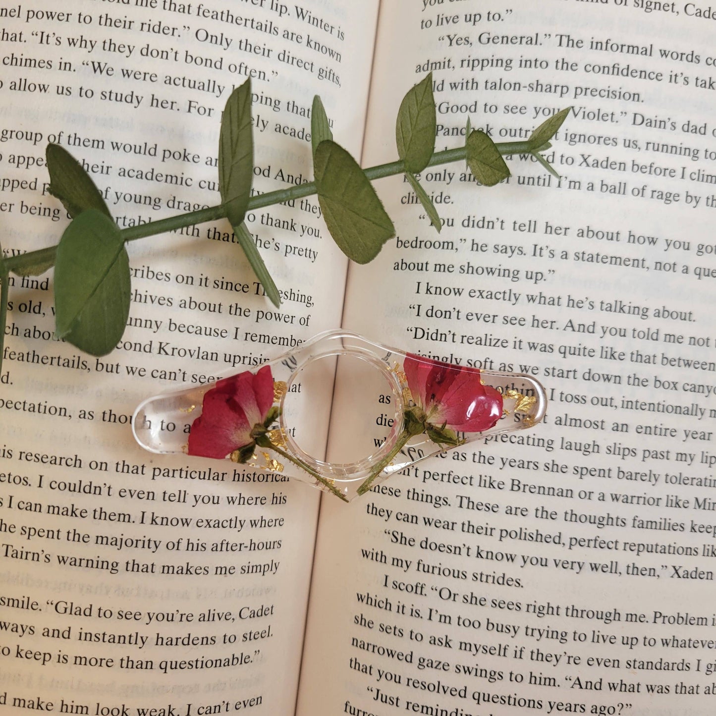 Page Spreader - Stemmed Rose Smitten Booktique